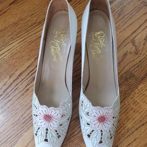 Vintage Ferragamo pumps